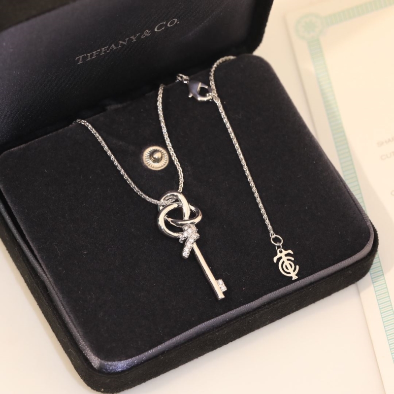 T*f*ny necklaces